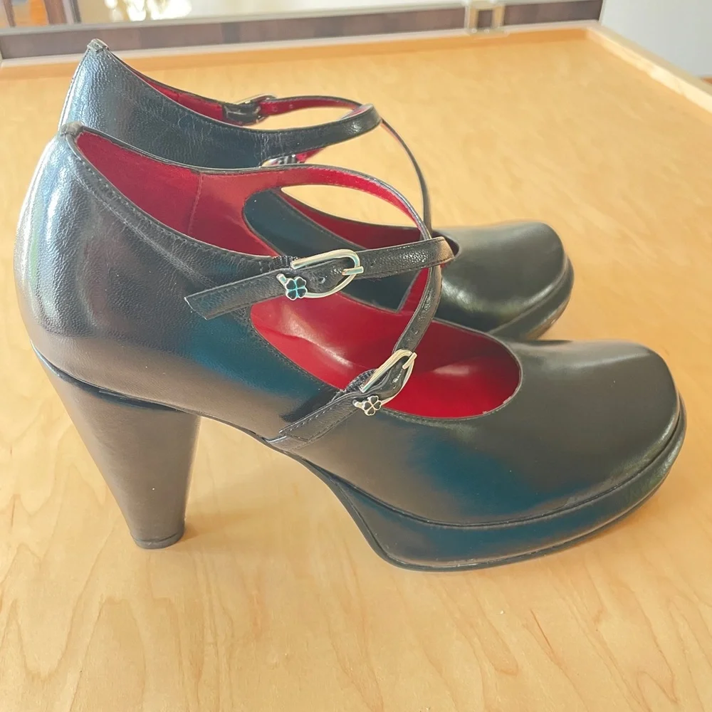 Black Women's Mary Jane Heels - Picture 9 of 11